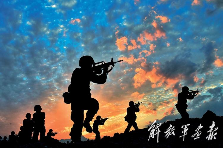 迅速奔赴战位,展开合成营一体化作战训练考核,拉开新年度军事训练的战