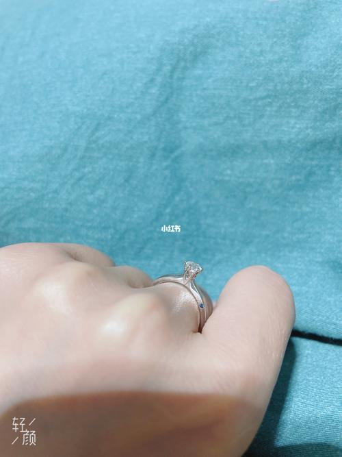 周大福钻戒换款王薇薇设计师款