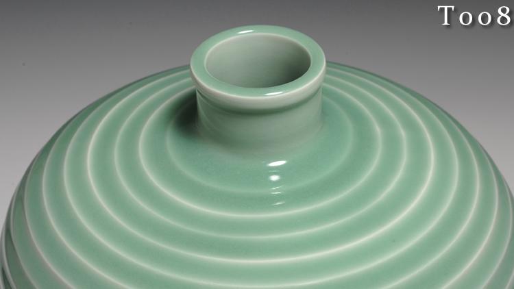 瓷中天龙泉青瓷弟窑梅子青梅瓶