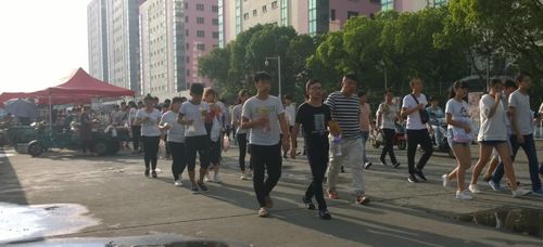 在仁宝生活区附近,偷拍了一些照片.