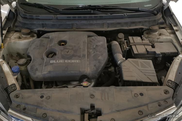 长安悦翔v7发动机舱
