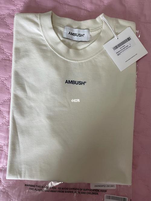 ambush xl logo t恤_t恤_logo_穿搭_潮流_ssense怎么样_潮流穿搭_时尚