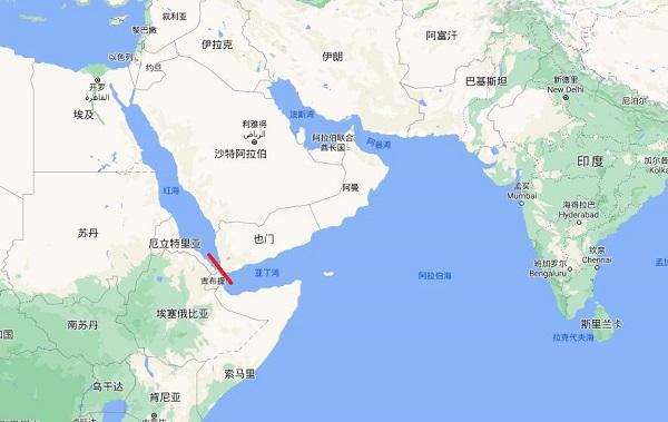 由于咽喉要道曼德海峡近在咫尺,索马里成了一场新"大国游戏"中的棋子