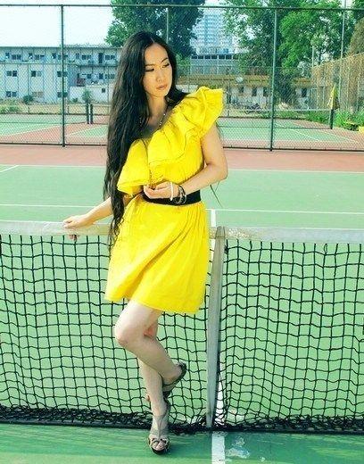 芙蓉姐姐变知性白富美 昔日雷人火辣照曝光(图)