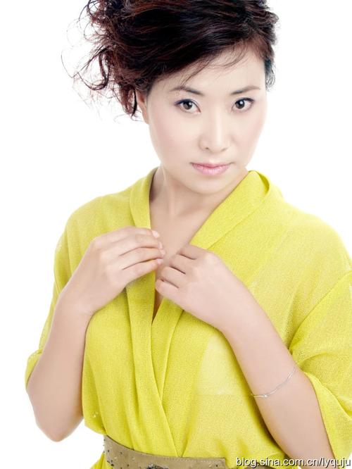 记曲剧表演艺术家孔素红作者何海江