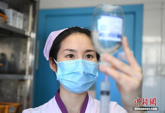 护士节前夕忙碌的白衣天使