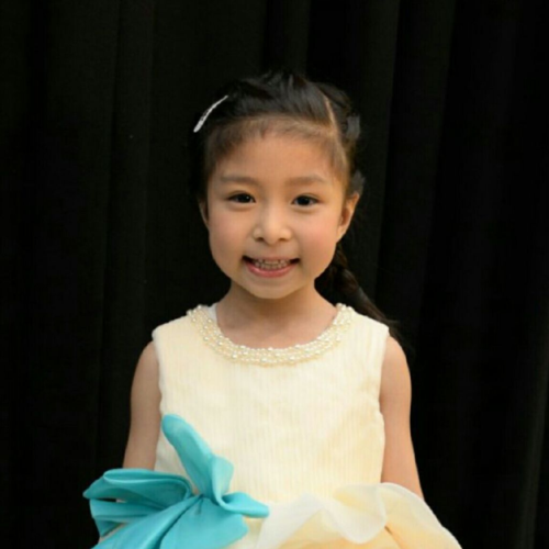 《中国新声代》第二季中谭芷昀参加过国外达人秀?