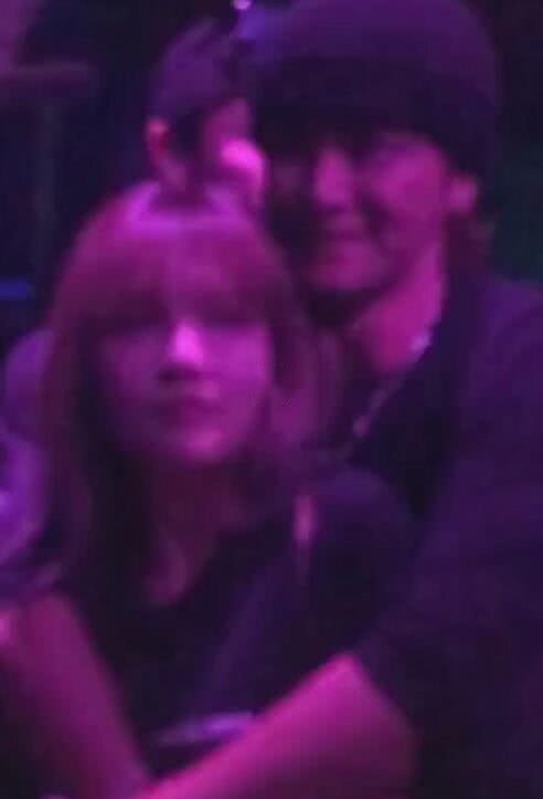 罗志祥女友周扬青穿紧身裤炫舞技,身材火辣很吸睛,扭臀动作撩人