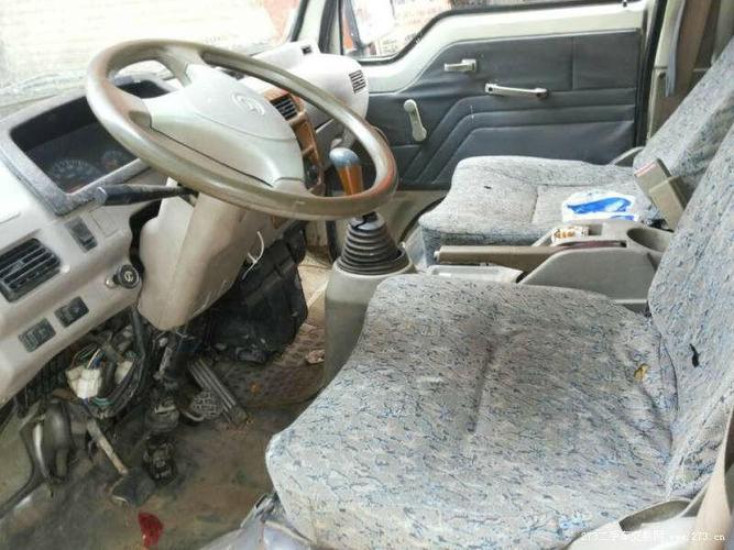 驭菱vq1保险盒示意图 福田驭菱双排保险图