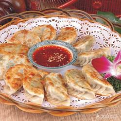 羊肉芹菜锅贴
