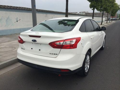 【宁波】2013年6月 福特 福克斯三厢 1.6l 自动舒适型 白色 自动档