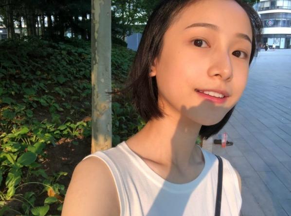姜梓新扮演延禧中宫女明玉