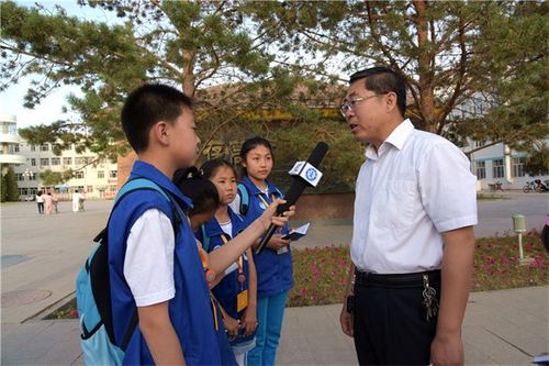 唱红激情六月 唱出奋斗风采 ——新华小记者体验采访奋斗中学高三毕业