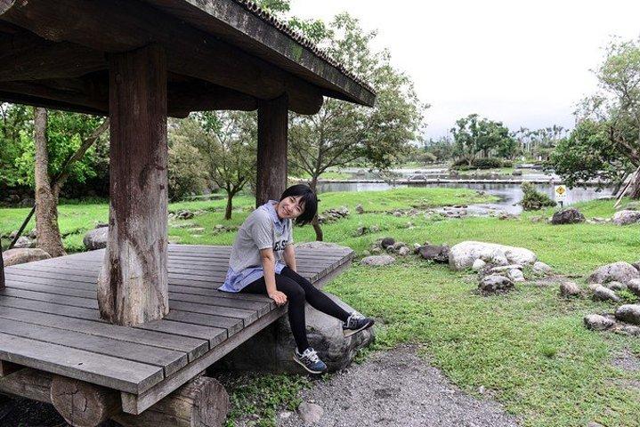 我旁边的亭子就有一对情侣在睡午觉,真是享受生活的好代表.