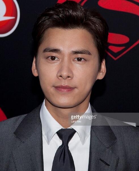 12位没磨皮修脸男星 结果是他打倒一堆鲜肉