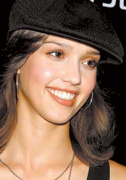 杰西卡对汤姆克鲁斯婚姻泼冷水 婚姻不是儿戏