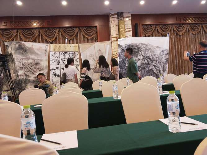 第十三届全国美展重庆中国画创作作品专家观摩指导会