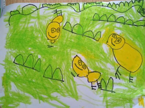 "微笑着迎接每一个孩子,美好的一天又开始了.