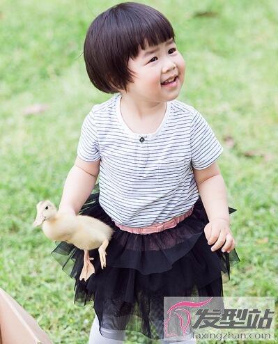 小女孩西瓜头发型简约洋气萌度爆表