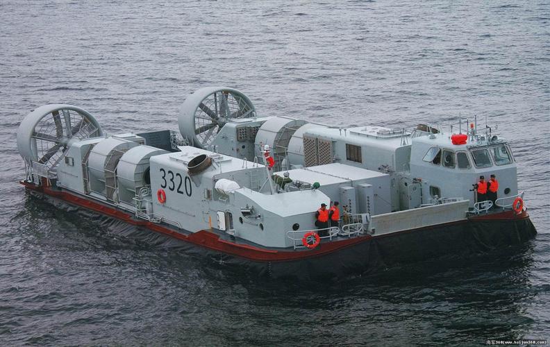 726型气垫登陆艇解放军726a型气垫登陆艇量产终于用上国产发动机