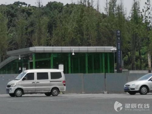 (12:20,记者从长沙地铁1号线开福区政府站出