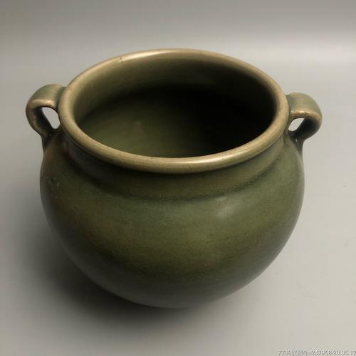 青瓷双耳罐