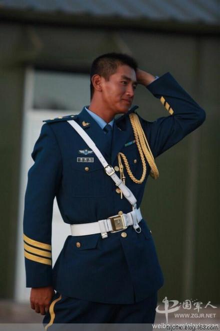 【转载】仪仗队里的帅哥
