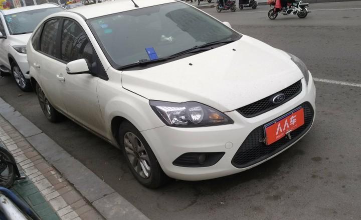 福特-福克斯 2014款 两厢经典 1.8l 手动酷白典藏版