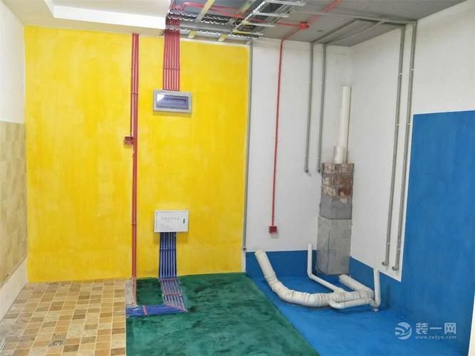 黄墙绿地蓝防水及水电横平竖直是公司施工工艺展示厅