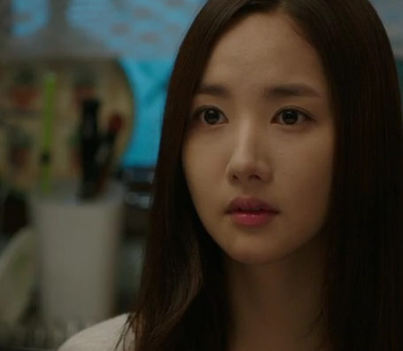 城市猎人里朴敏英的头发是什么颜色的