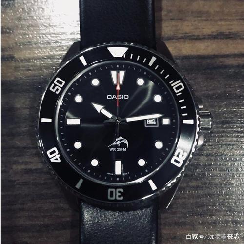 这款卡西欧剑鱼的男士潜水手表,表盘直径为40mm,厚度为12mm,极其适合