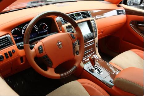 丰田皇冠汽车内饰真皮全包