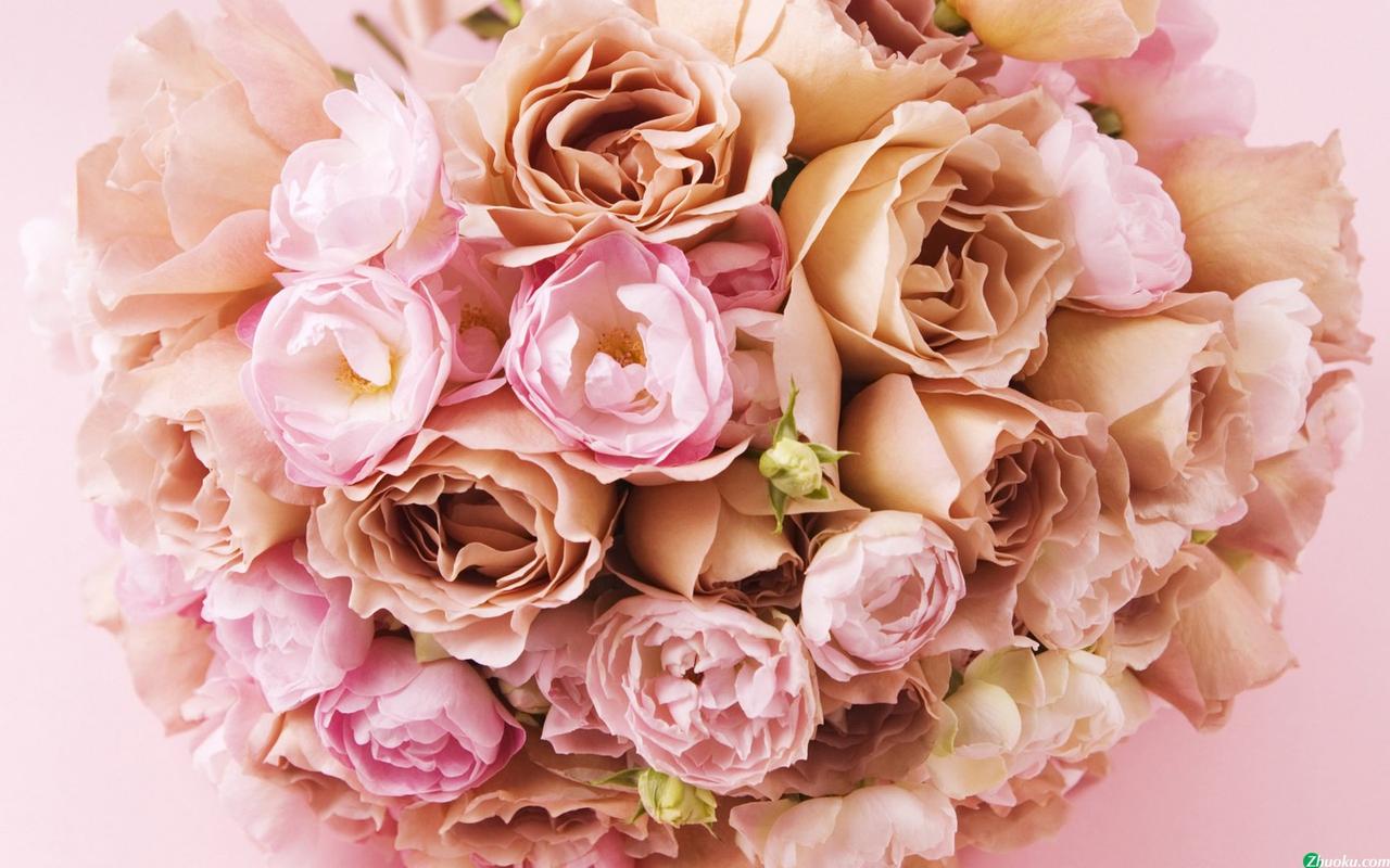 新娘捧花样式桌面壁纸