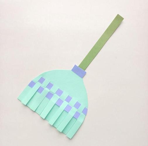 幼儿园手工,用厚卡纸做一个小扫帚,简单好做又有趣