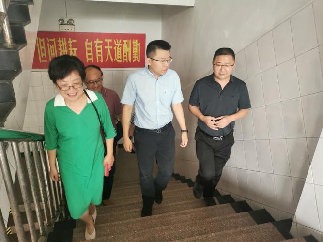 县委副书记,县长刘今朝慰问我县优秀教师代表-青神县人民政府门户网站