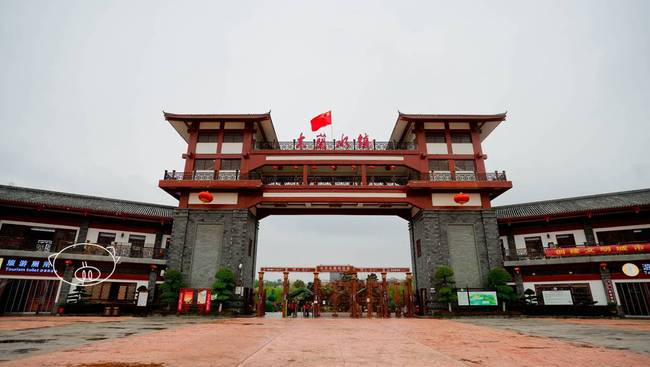 武汉|有个以军事为主题风格的旅游景区,叫做木兰水镇