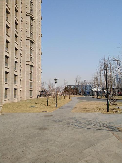 ok终于到文字部分了  首先小区在星火西路叫【泛海国际东风苑】(地图
