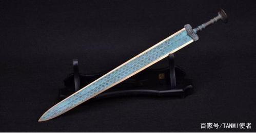 中国三个未解之谜:岩画非人力可为,古剑千年不锈,楼兰