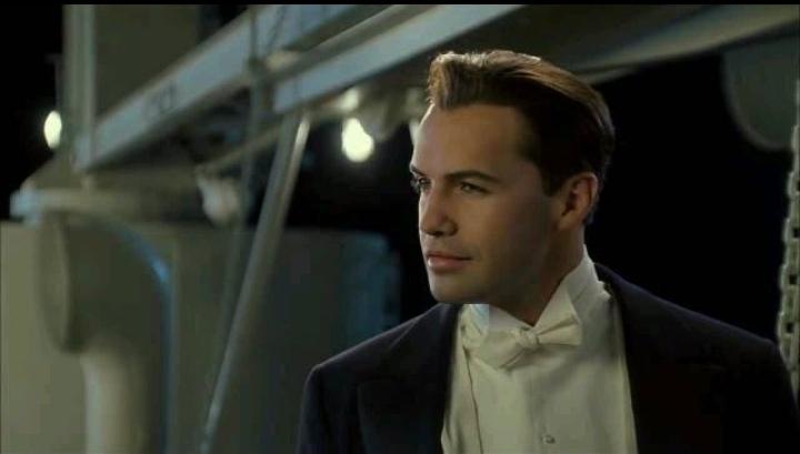 转自百度图片《泰坦尼克号》卡尔