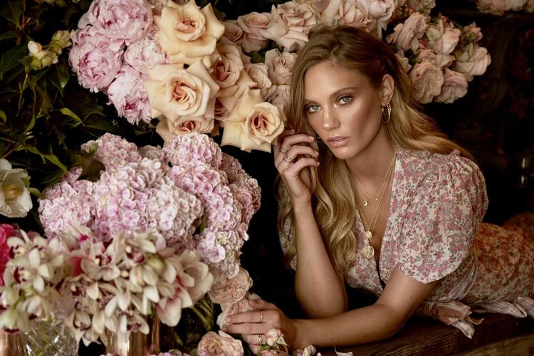 lucie ferguson, elle ferguson, phoebe barrett, my violet