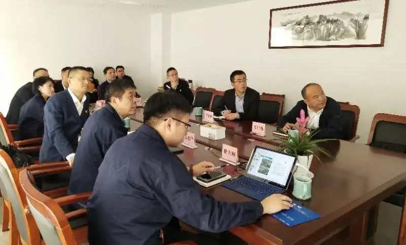 副书记,市长于会游一行来到洲泉镇调研工作,镇党委书记姜伟国陪同调研