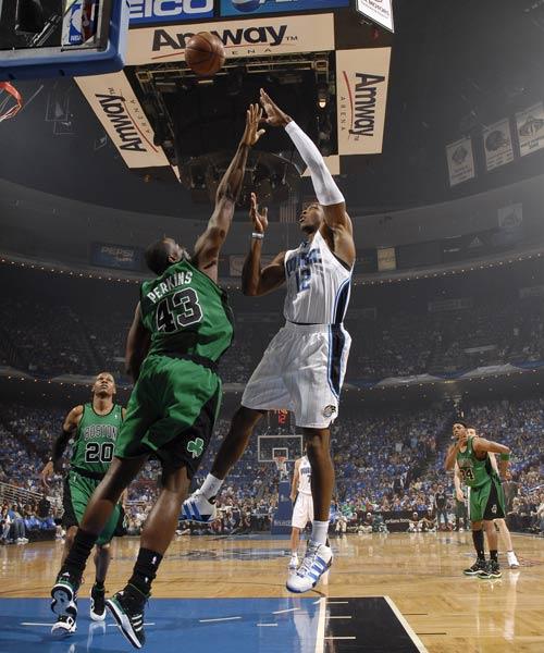 组图:两盖帽高手pk 霍华德帕金斯"再续前缘"