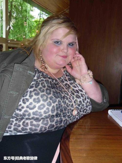 国外胖妞重445斤,两年时间成功减肥255斤,变成苗条大美女