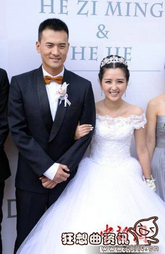 何洁与老公身高差距惊人,艺人何洁老公个人资料