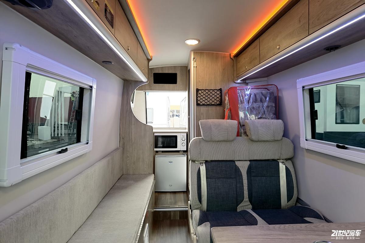 158万元超大空间格局五菱q500b型房车318北京展发布