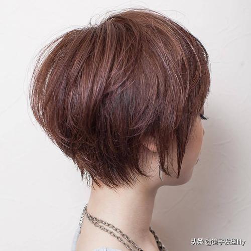 那么50以上的女人剪什么样的短发比较合适呢 ?