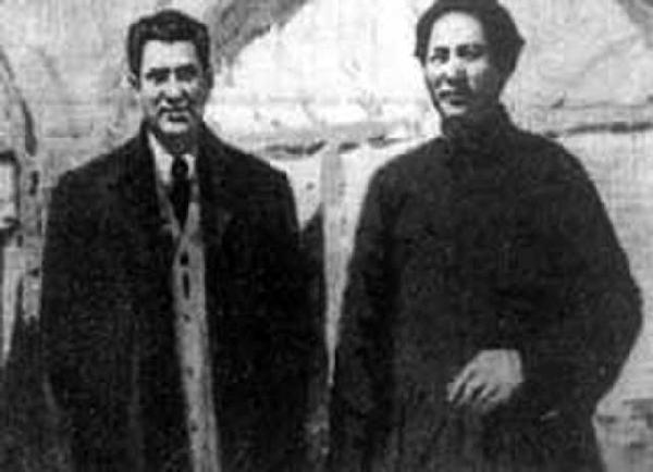 蓝眼睛的外国记者,他的名字叫汉斯 希伯