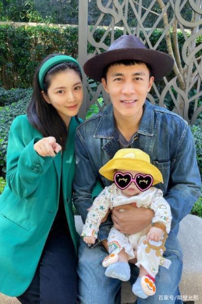 杜淳老婆长相身材不输女星穿衣品位超好休闲造型是美煞旁人