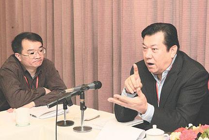 乃依木·亚森再次当选为乌鲁木齐市市长(图)