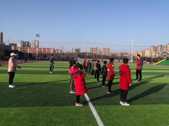 【富平县东华小学】做努力奔跑的教育追梦人——东华小学季晓丽述职